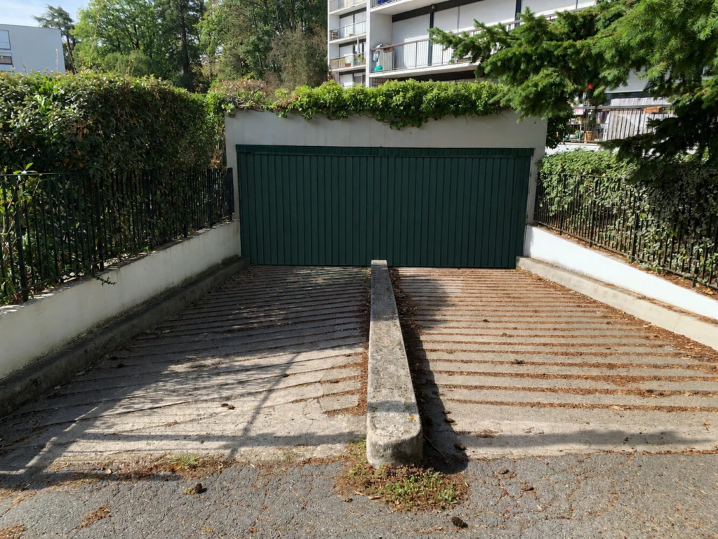 Parking en sous-sol - La Vallée aux Loups 2