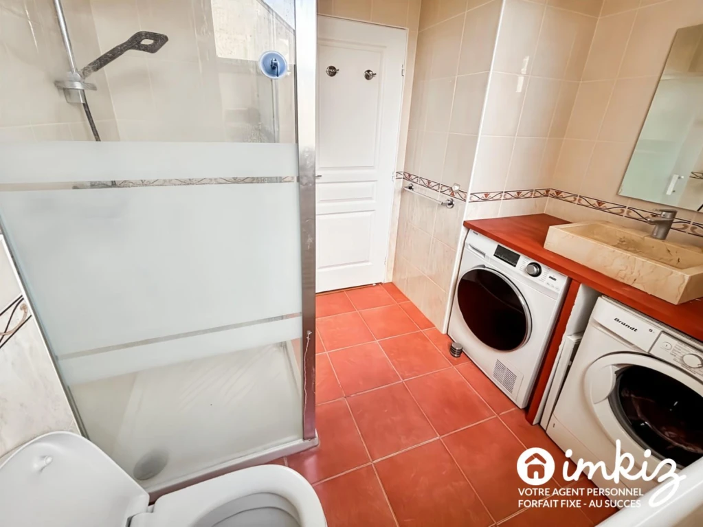 Bel Appartement 2 pièces 75m2 au total avec cour 11