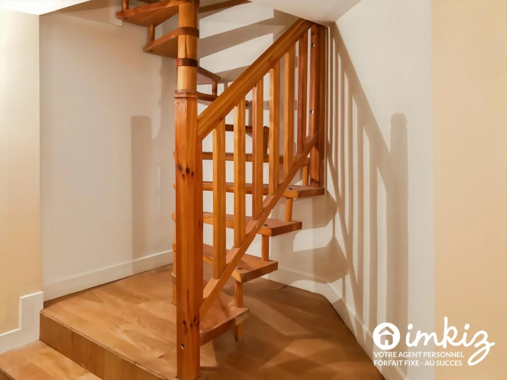 Bel Appartement 2 pièces 75m2 au total avec cour 12