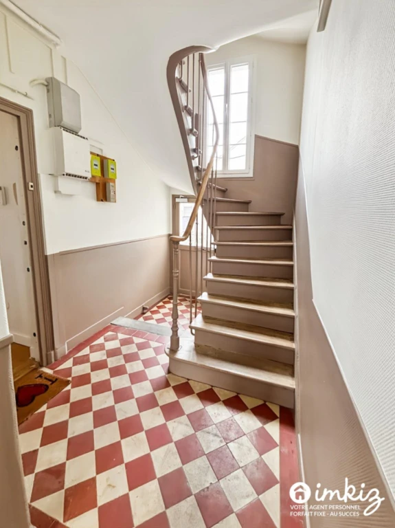 Bel Appartement 2 pièces 75m2 au total avec cour 13