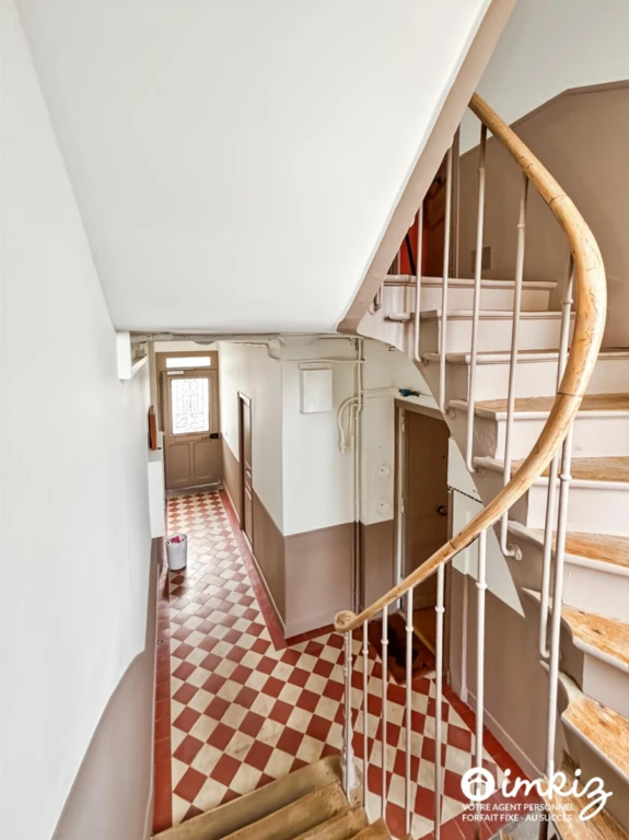Bel Appartement 2 pièces 75m2 au total avec cour 14