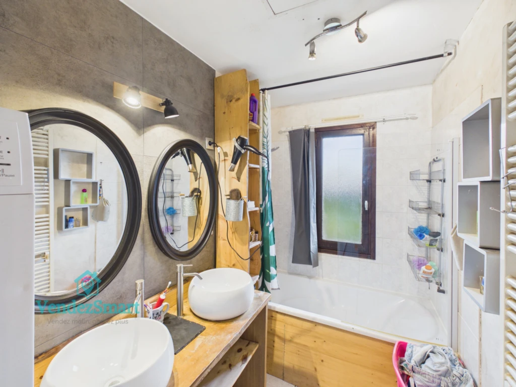 Maison de plein pied sur terrain de 1550m2 environ 5