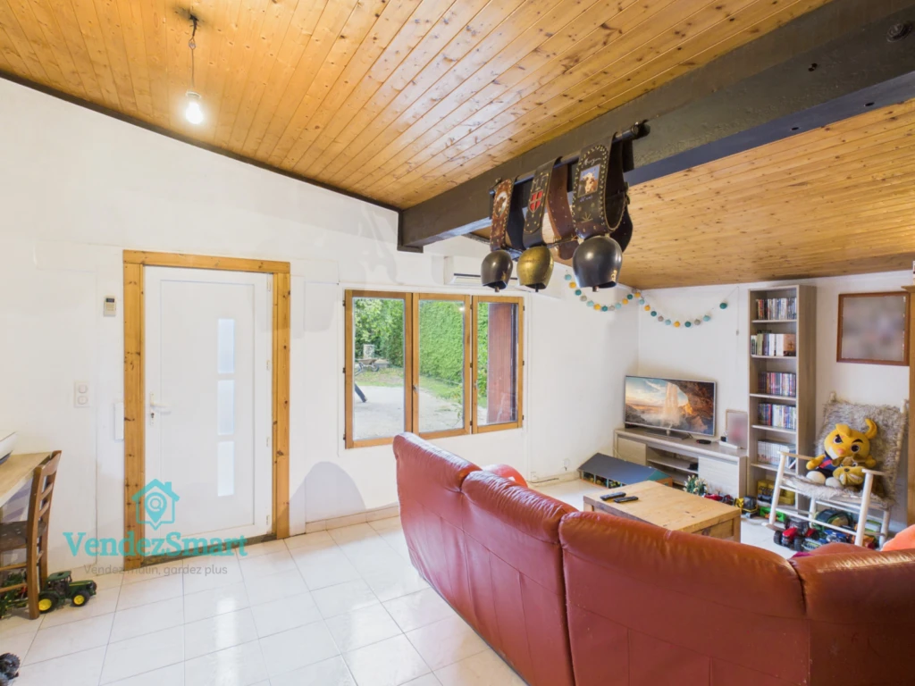 Maison de plein pied sur terrain de 1550m2 environ 8